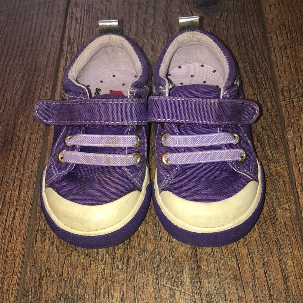 See Kai Run Sneakers Size 4
